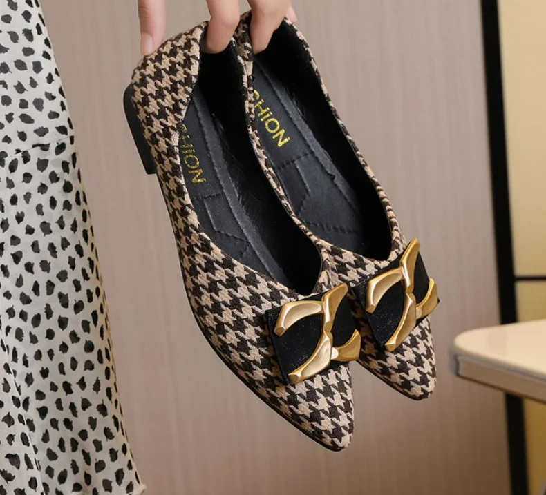 Autumn New Flats Shoes Women Fashion High Quality Casual Shoes Party Dress Slip-On Pointed Toe Shallow Walking Cozy Shoes
Autumn New Flats Shoes Women Fashion High Quality Casual Shoes Party Dress Slip-On Pointed Toe Shallow Walking Cozy Shoes