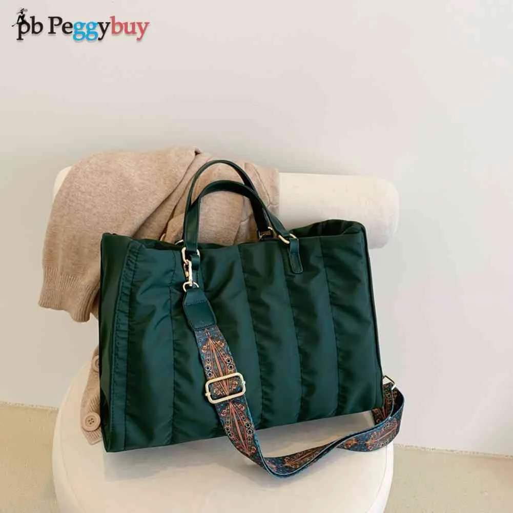 Fashion Women Shoulder Bag Winter Cotton Quilted Tote Handbag Female Nylon Large Capacity Crossbody Bag Retro Belt Handbag 2022
Fashion Women Shoulder Bag Winter Cotton Quilted Tote Handbag Female Nylon Large Capacity Crossbody Bag Retro Belt Handbag 2022