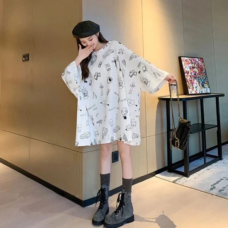Cartoon graffiti printed loose half sleeve T-shirt for women 2022Summer Korean fashion personality street casual half sleeve top
Cartoon graffiti printed loose half sleeve T-shirt for women 2022Summer Korean fashion personality street casual half sleeve top