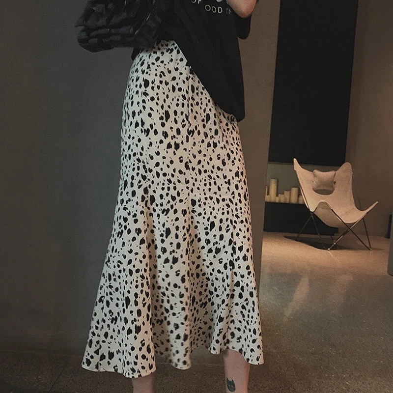 Women Casual High Waist Elegant Dot Mermaid Skirts Summer Female Sexy Leopard Print Midi Long Skirt Fashion Hip Slim Streetwear
Women Casual High Waist Elegant Dot Mermaid Skirts Summer Female Sexy Leopard Print Midi Long Skirt Fashion Hip Slim Streetwear