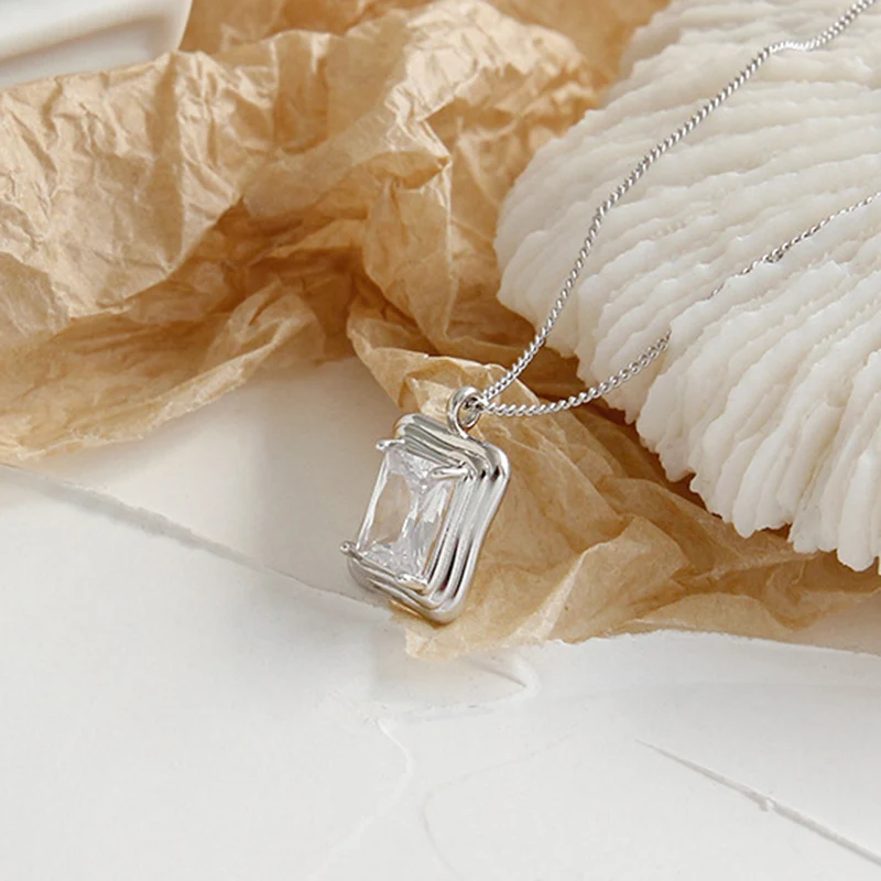 100% 925 Sterling Silver Geometry Square Necklace for Women Girl Wedding Ceremony Gift Fashion Delicate Jewelry Dropshipping
100% 925 Sterling Silver Geometry Square Necklace for Women Girl Wedding Ceremony Gift Fashion Delicate Jewelry Dropshipping