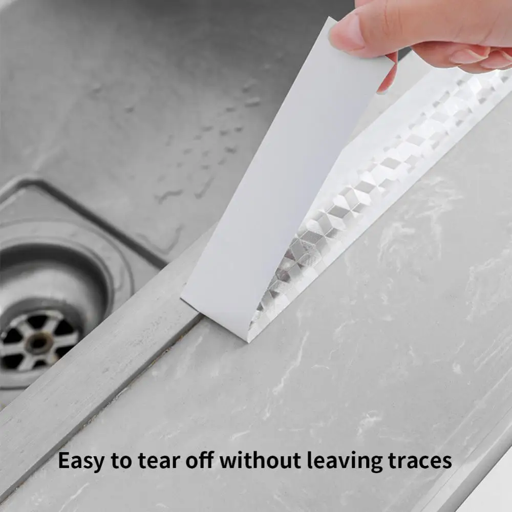 Smoke Exhaust Pipe High Temperature Sealed Self Tape Foil Heat Insulation Oil-proof Sticker Kitchen Anti-mildew Pipe Repair Tape
Smoke Exhaust Pipe High Temperature Sealed Self Tape Foil Heat Insulation Oil-proof Sticker Kitchen Anti-mildew Pipe Repair Tape