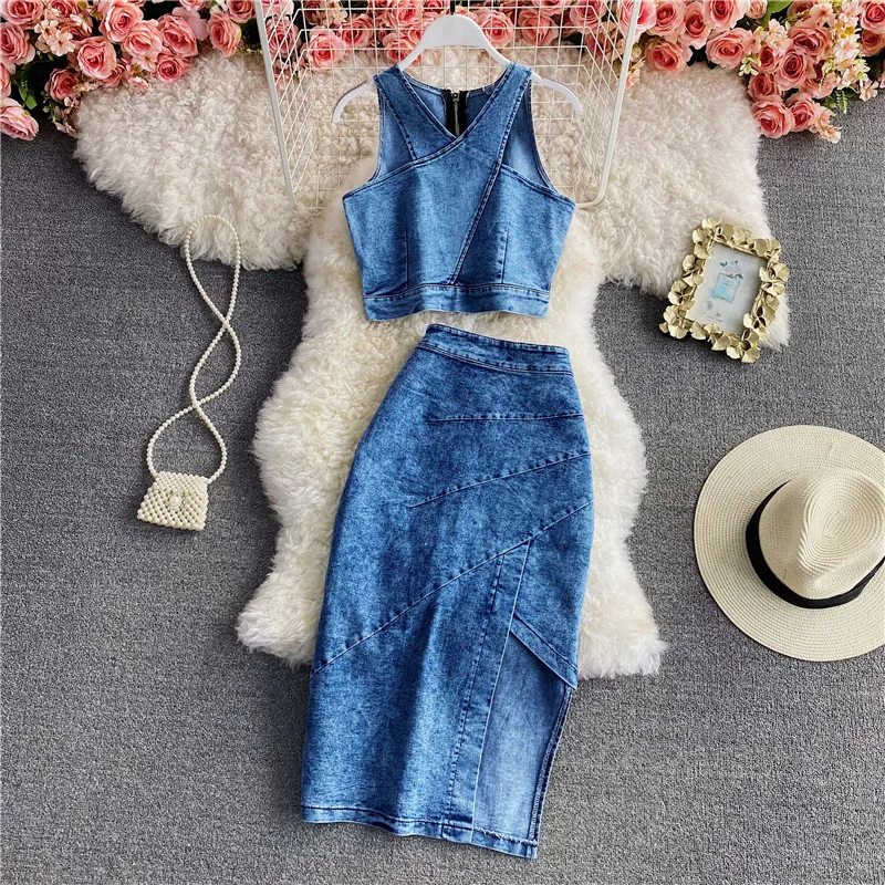 Ladies Denim Skirt Sets Wide Strap Sleeveless Soft Cropped Tops+High Waist Split Jean Skirts Summer Two Pieces Suit For Women
Ladies Denim Skirt Sets Wide Strap Sleeveless Soft Cropped Tops+High Waist Split Jean Skirts Summer Two Pieces Suit For Women