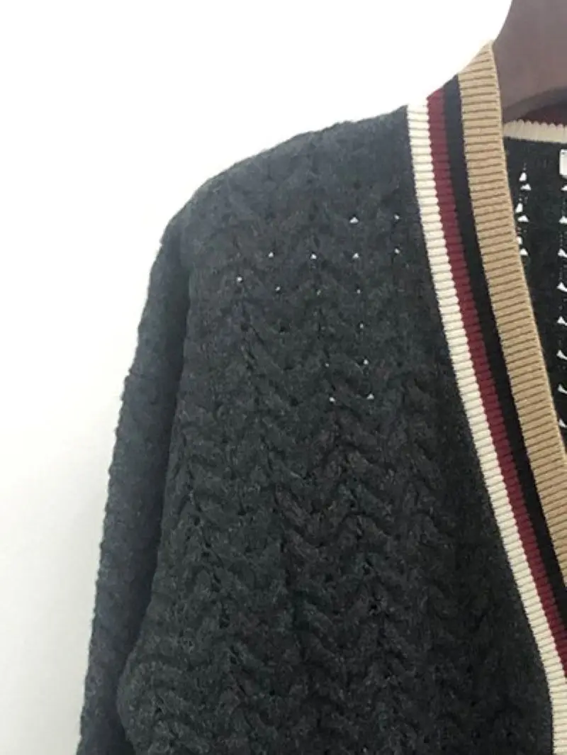 Women Cardigan Letter Embroidery Color Contrast Single Breasted V-Neck Pockets Knitted Preppy Style Coat
Women Cardigan Letter Embroidery Color Contrast Single Breasted V-Neck Pockets Knitted Preppy Style Coat