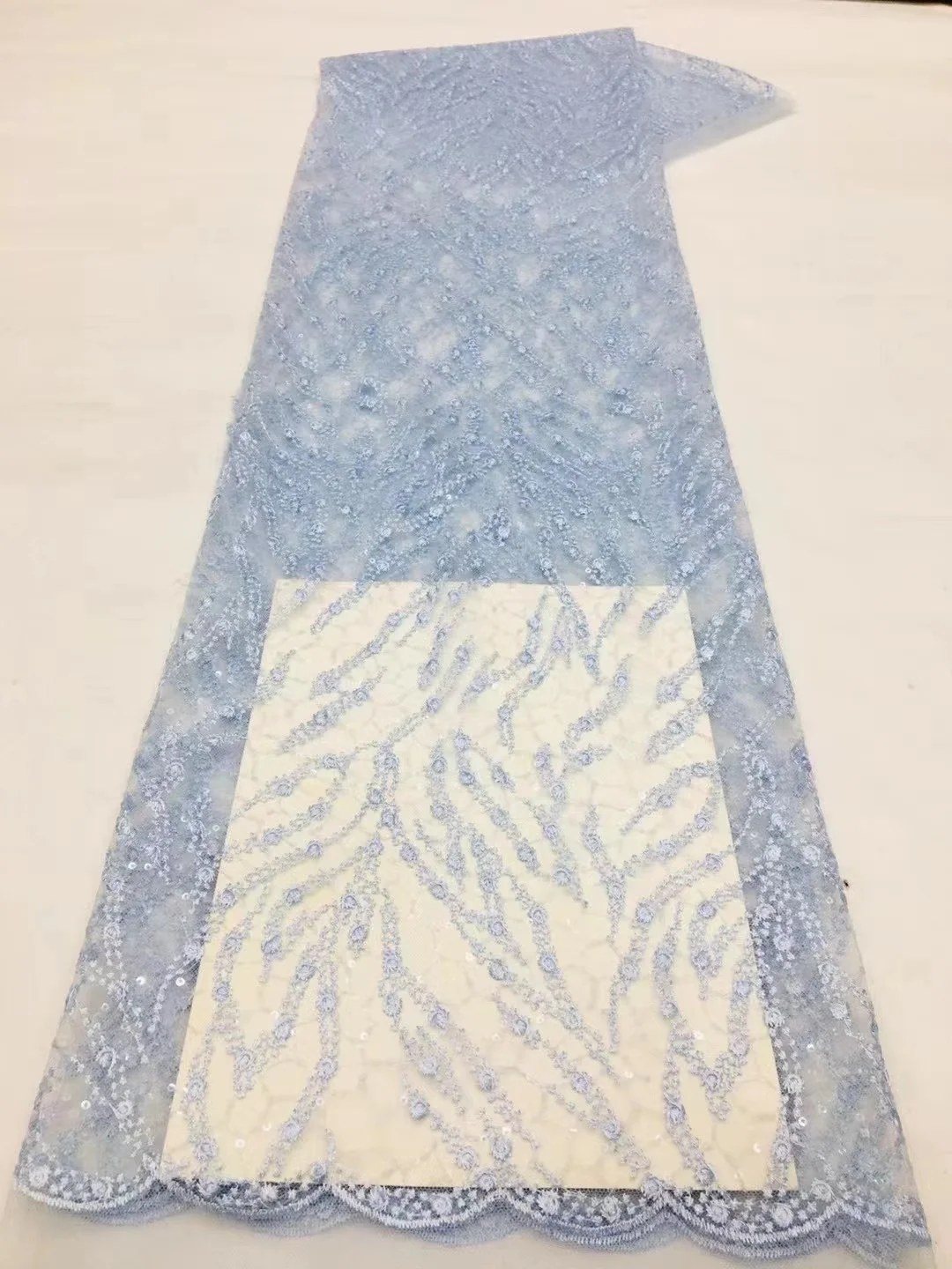 New Arrivals Nigerian tull Lace Fabric Golden Afeican Lace Fabric Beautiful French Sequins Lace Cloth For Wedding Dress
New Arrivals Nigerian tull Lace Fabric Golden Afeican Lace Fabric Beautiful French Sequins Lace Cloth For Wedding Dress