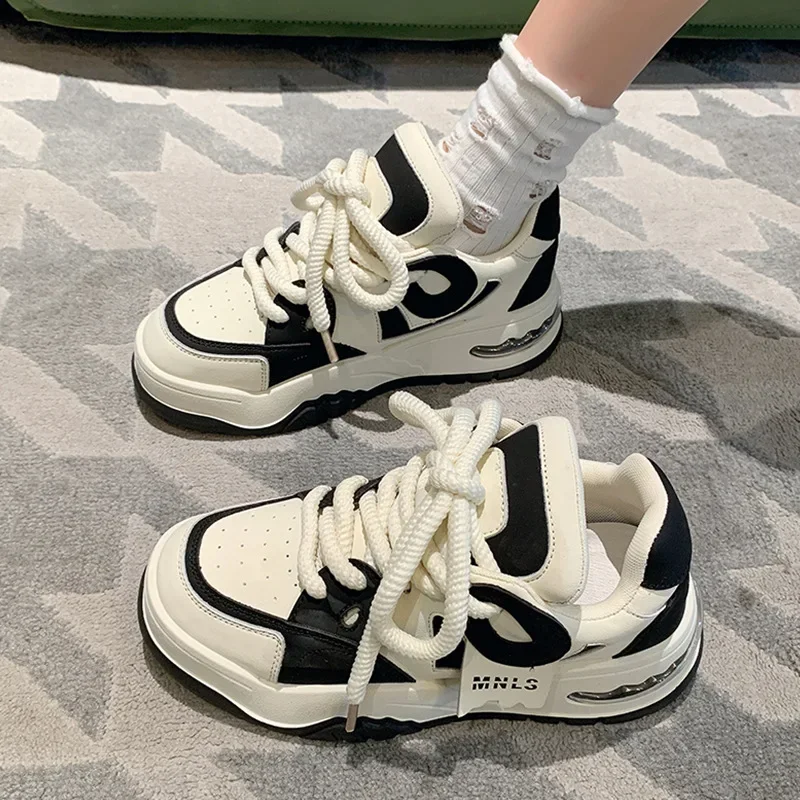 Genuine leather small white shoes female spring and fall new hundred students sports casual board shoes fashion bread shoes
Genuine leather small white shoes female spring and fall new hundred students sports casual board shoes fashion bread shoes