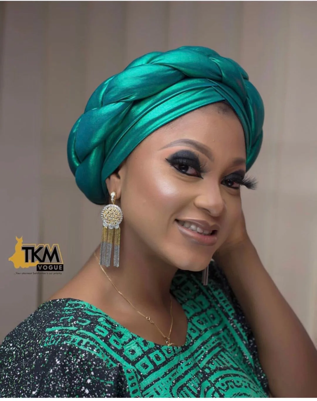 2022 Handmade African Cap Nigerian Wedding Gele Women Braid Turbans Ladies Head Wraps Latest Exaggerated big satin twist braid
2022 Handmade African Cap Nigerian Wedding Gele Women Braid Turbans Ladies Head Wraps Latest Exaggerated big satin twist braid