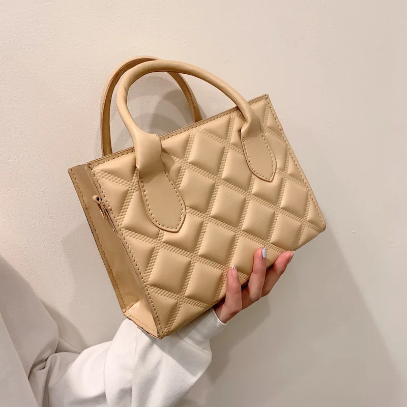 Luxury Designer Lingge Handbags The Tote Bag Small Handbags for Women Shoulder Crossbody Bags for Women Telfar Bag Free Shipping
Luxury Designer Lingge Handbags The Tote Bag Small Handbags for Women Shoulder Crossbody Bags for Women Telfar Bag Free Shipping