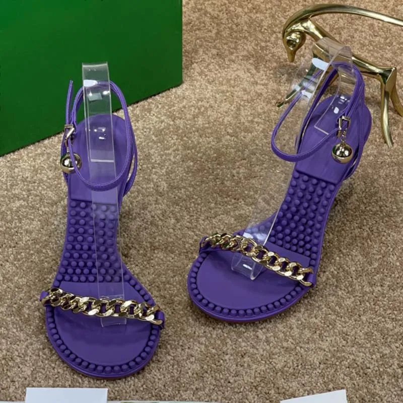 Summer Fashion Ladies High Heel Sandals Metal Chain Decorative Pin Buckle Design Shoes Concise Comfortable Solid Feminino Shoes
Summer Fashion Ladies High Heel Sandals Metal Chain Decorative Pin Buckle Design Shoes Concise Comfortable Solid Feminino Shoes