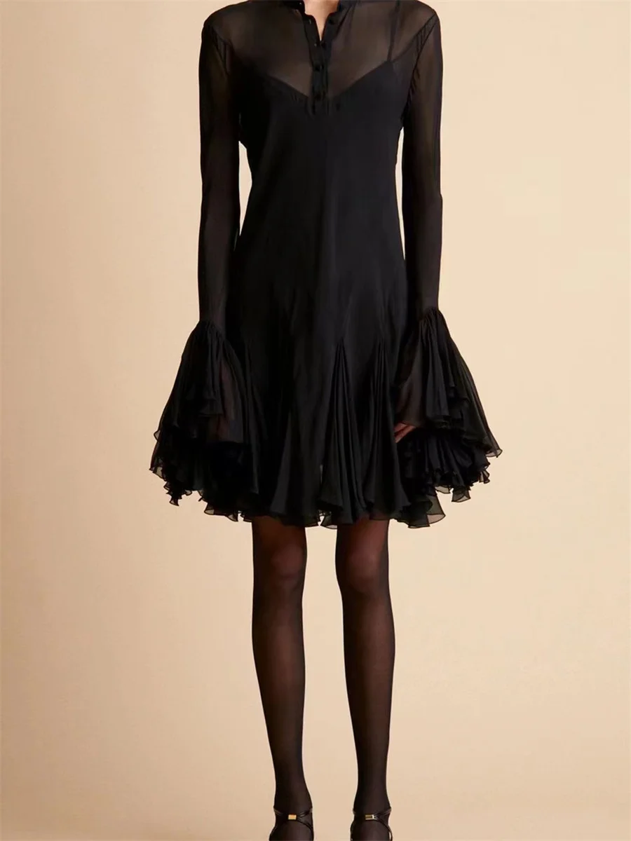 2023 summer new ladies two-piece dress, sexy and mysterious, ruffle sleeves, niche light luxury black short dresses women summer
2023 summer new ladies two-piece dress, sexy and mysterious, ruffle sleeves, niche light luxury black short dresses women summer