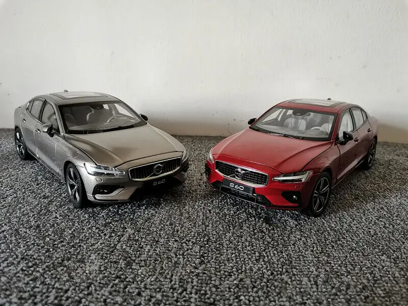 Коллекционные модели автомобилей Volvo S60 1/18, коллекционные игрушки, хобби, детские украшения, цвет красный/серый, 2020
Коллекционные модели автомобилей Volvo S60 1/18, коллекционные игрушки, хобби, детские украшения, цвет красный/серый, 2020