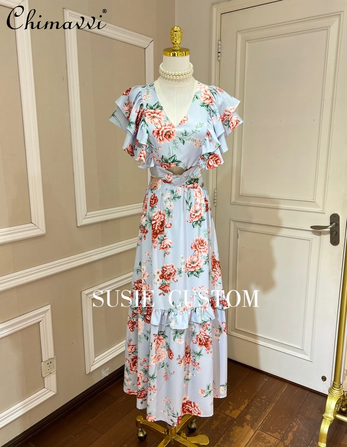 High-End Retro Rose Printed V-neck Ruffled Flying Sleeves Dress Fashion Slim Fit Midriff Outfit Temperament Long A- Line Dress
High-End Retro Rose Printed V-neck Ruffled Flying Sleeves Dress Fashion Slim Fit Midriff Outfit Temperament Long A- Line Dress