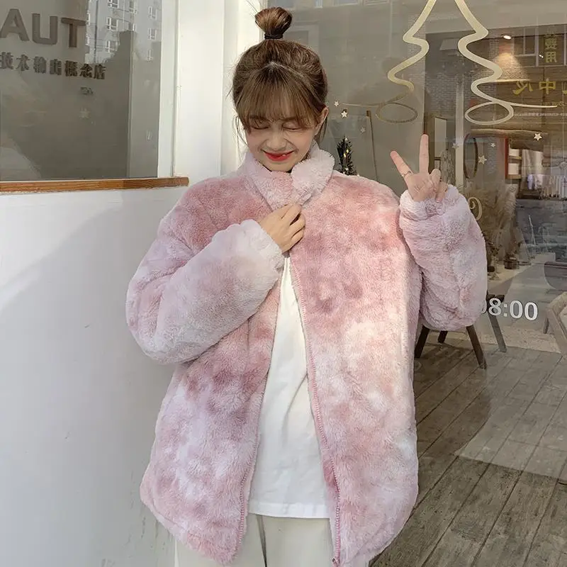 2023 New Women Winter Warm Faux Fur Coat Thick Women Middle -Long Overcoat Stand Collar Women Warm Female Casaco Feminino E586
2023 New Women Winter Warm Faux Fur Coat Thick Women Middle -Long Overcoat Stand Collar Women Warm Female Casaco Feminino E586