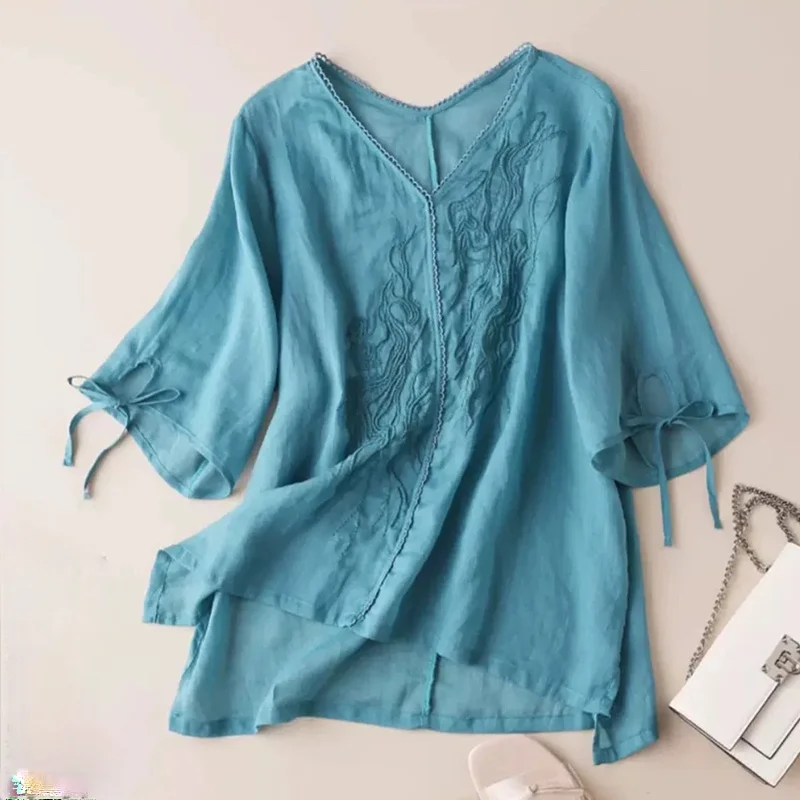 Oversized Loose Cotton Linen Embroidery Women T-Shirts Summer Vintage Solid Loose V-Neck Female Pulls Outwear Tops Tees
Oversized Loose Cotton Linen Embroidery Women T-Shirts Summer Vintage Solid Loose V-Neck Female Pulls Outwear Tops Tees