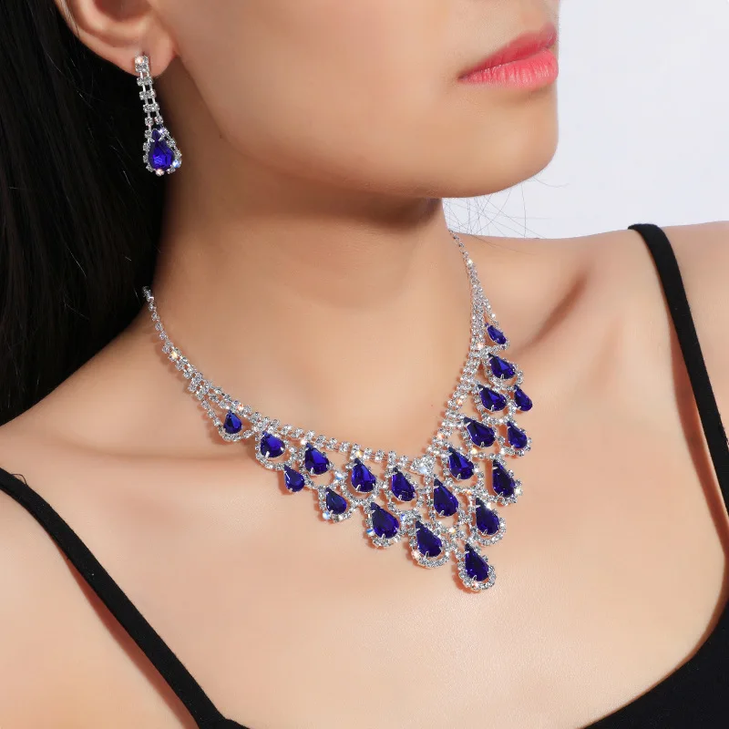 Bridal Crystal Full Diamond Necklace Earrings Two-piece Set Exquisite High-end Knot Wedding Dress Necklace Accessories
Bridal Crystal Full Diamond Necklace Earrings Two-piece Set Exquisite High-end Knot Wedding Dress Necklace Accessories