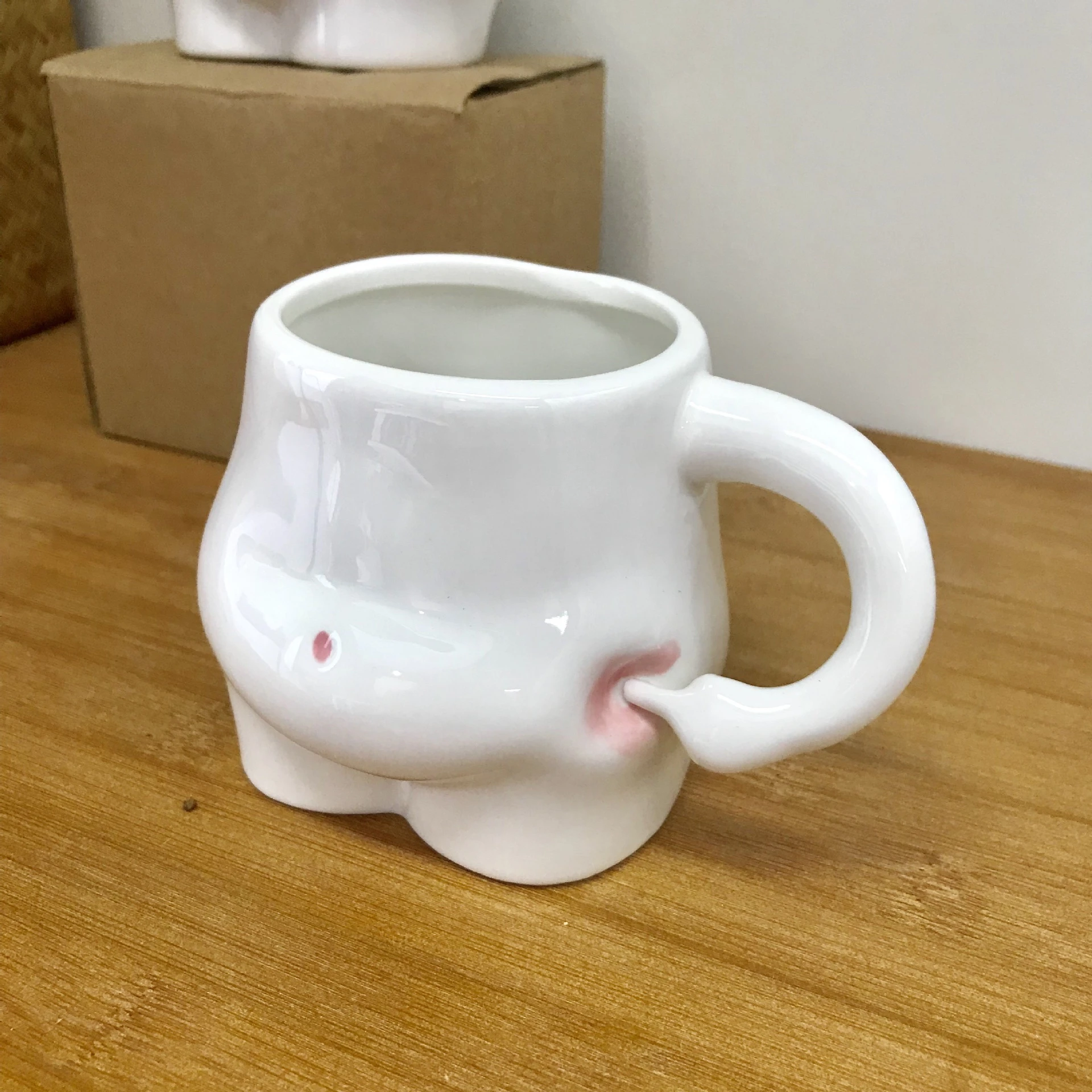 Funny Personalized Ceramic Hand Squeeze Belly Mug Korean Simple Body Art Coffee Cup Women Creative Birthday Gift Water Cup
Funny Personalized Ceramic Hand Squeeze Belly Mug Korean Simple Body Art Coffee Cup Women Creative Birthday Gift Water Cup