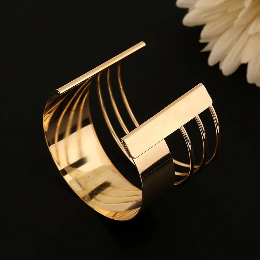 Jewelry New Arrival Women Bracelet Punk Cuff Personality Simple Alloy Hollow Out Bangles Luxurious
Jewelry New Arrival Women Bracelet Punk Cuff Personality Simple Alloy Hollow Out Bangles Luxurious