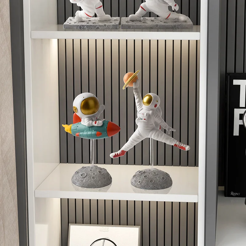 Nordic luxury astronaut furnishings, home accessories, creative office wine cabinet, astronaut study, desktop decoration
Nordic luxury astronaut furnishings, home accessories, creative office wine cabinet, astronaut study, desktop decoration