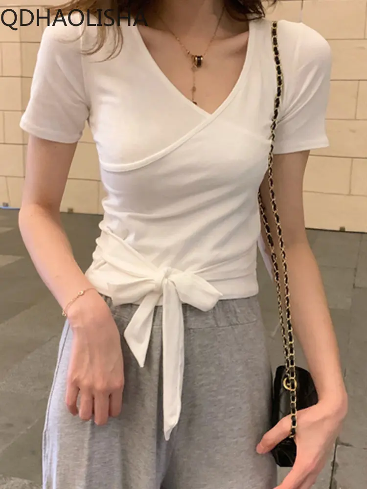 New In Summer Women's Top Short Sleeve T-shirt Design Sense Trend Korean Body Shirt Tight Tie Up Bow Knot Slim Women's Top
New In Summer Women's Top Short Sleeve T-shirt Design Sense Trend Korean Body Shirt Tight Tie Up Bow Knot Slim Women's Top