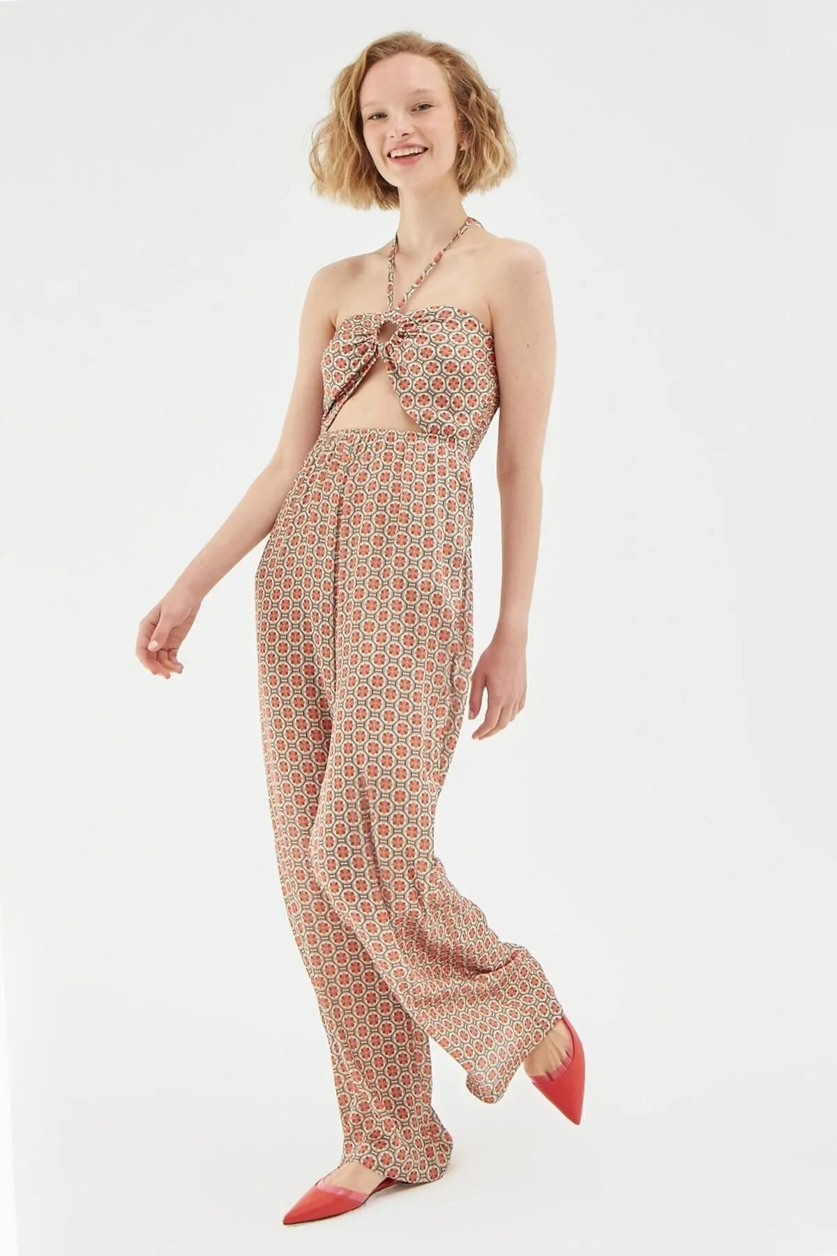 Women's Overalls Halterneck Jumpsuit Orange Hot Style Quality Fabric Sleeveless Baggy Trousers Casual Jumpsuit
Women's Overalls Halterneck Jumpsuit Orange Hot Style Quality Fabric Sleeveless Baggy Trousers Casual Jumpsuit