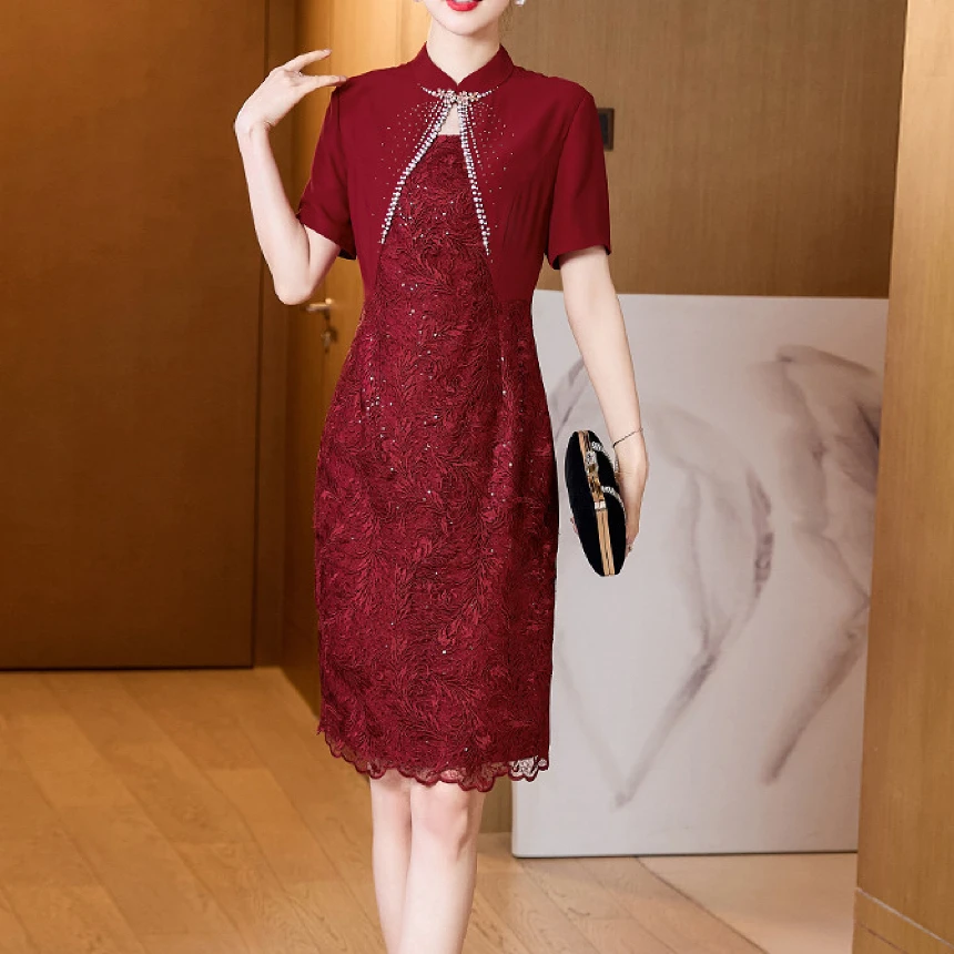 

Burgundy Mother of the Bride Dress High-neck Elegant A-Line Beading Lace Short Sleeve Robe Vintage Party Cheongsam Prom Gowns