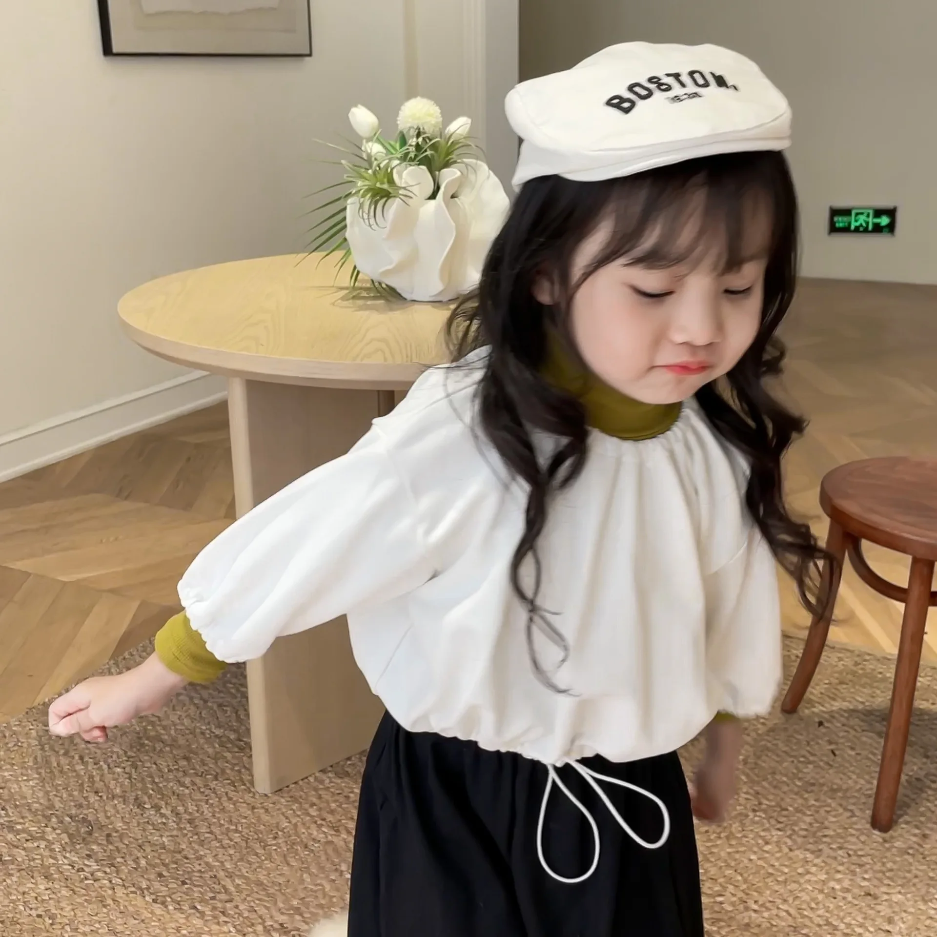 Hoodies Sweater New Childrens Clothing Autumn Solid Girls Korean Round Neck Long Sleeved Ventilate Fashion Loose Casual
Hoodies Sweater New Childrens Clothing Autumn Solid Girls Korean Round Neck Long Sleeved Ventilate Fashion Loose Casual