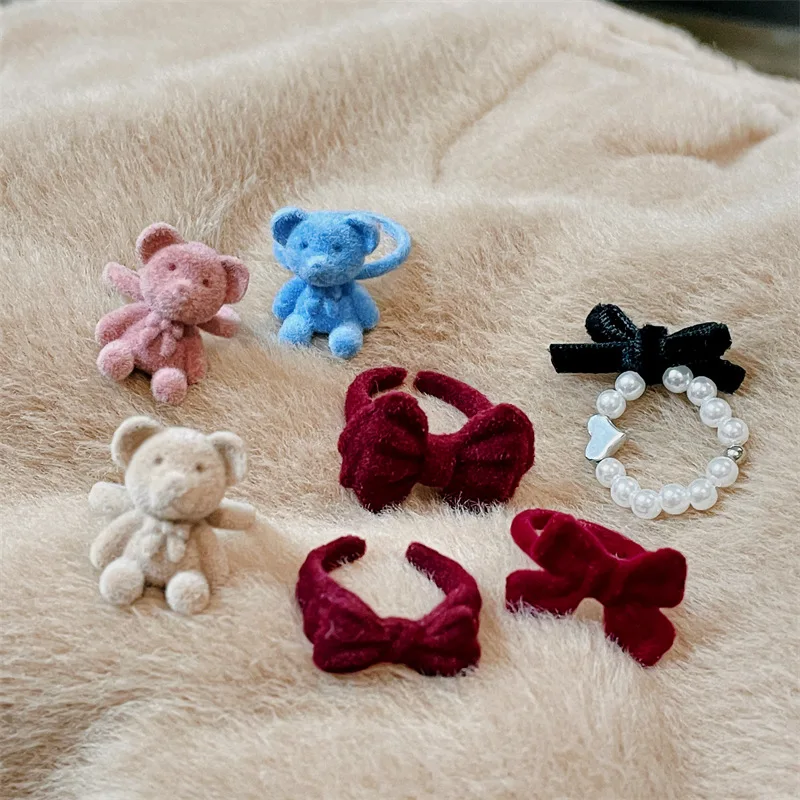 Retro Flocking Red Bow Ring Female Autumn And Winter Sweet And Cute Niche Design Index Finger Ring Christmas Ring Jewelry
Retro Flocking Red Bow Ring Female Autumn And Winter Sweet And Cute Niche Design Index Finger Ring Christmas Ring Jewelry