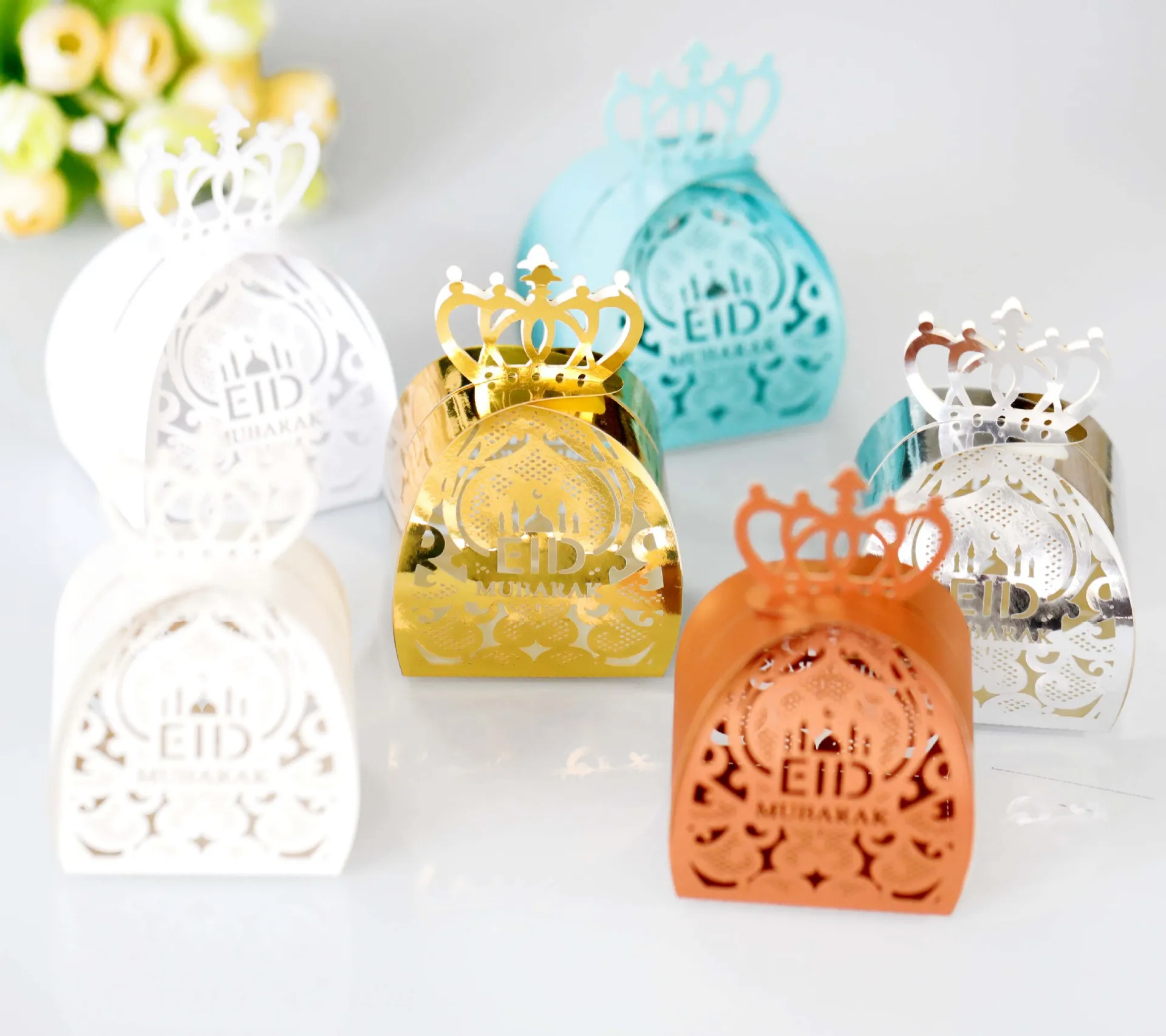 100Pieces/set Happy Eid Mubarak DIY Candy Gift Box Ramadan Theme Printed Pattern Hollow Gift Box Islamic Party Decoration
100Pieces/set Happy Eid Mubarak DIY Candy Gift Box Ramadan Theme Printed Pattern Hollow Gift Box Islamic Party Decoration