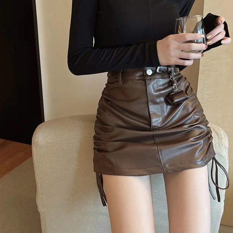 High Waist Pu Leather Women'S Mini Skirt Bodycon A-Line Black Sexy Female Short Skirt 2021 New Spring Autumn Ladies Bottom T380
High Waist Pu Leather Women'S Mini Skirt Bodycon A-Line Black Sexy Female Short Skirt 2021 New Spring Autumn Ladies Bottom T380