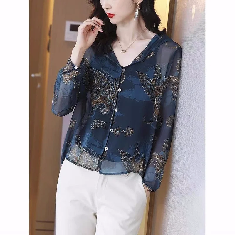 Simulation silk thin blouse female sunscreen 2022 new summer cardigan jacket female long -sleeved shawl shirt printing blouse
Simulation silk thin blouse female sunscreen 2022 new summer cardigan jacket female long -sleeved shawl shirt printing blouse