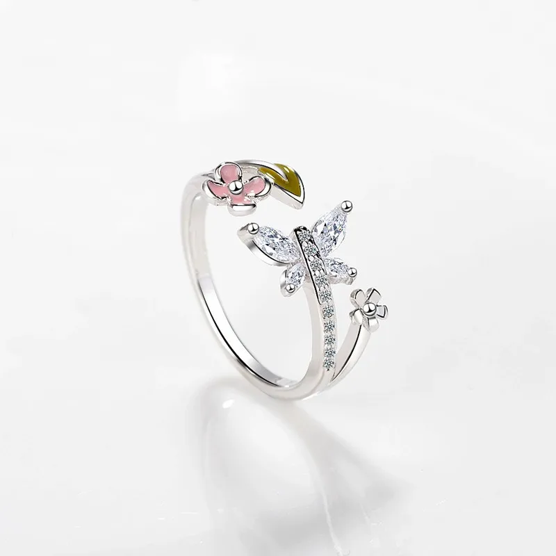 2023 New Korean Fashion Temperament Fine Fresh Flowers Open Ring Senior Shiny Crystal Butterfly Rings Women Jewelry
2023 New Korean Fashion Temperament Fine Fresh Flowers Open Ring Senior Shiny Crystal Butterfly Rings Women Jewelry