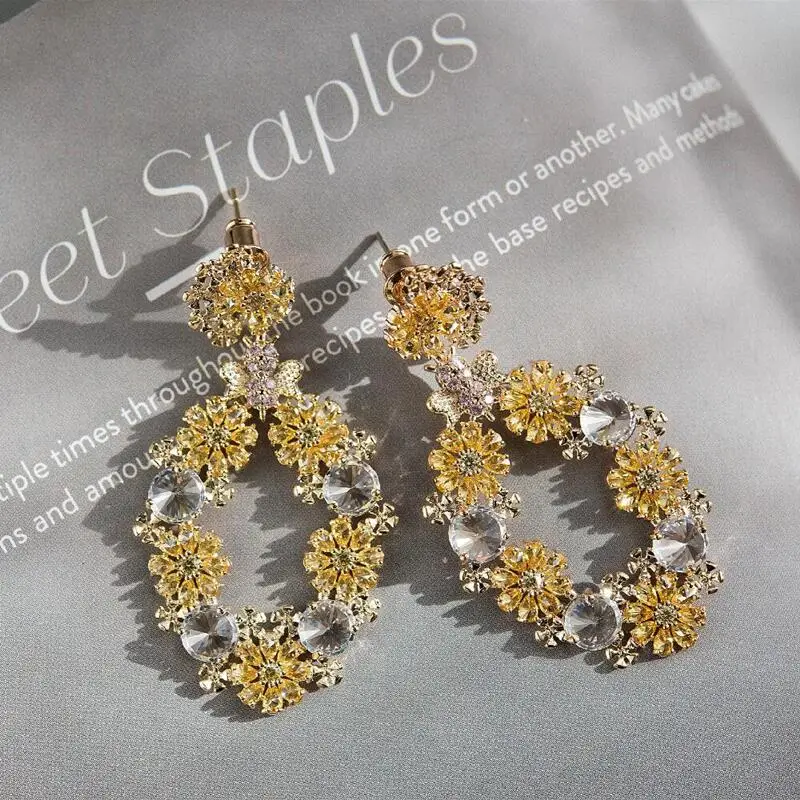 SENYU Summer Beautiful Women Garland Zirconia Earrings High Quality Brass Paved CZ Daisy Flower Luxury Wedding Drop Earrings
SENYU Summer Beautiful Women Garland Zirconia Earrings High Quality Brass Paved CZ Daisy Flower Luxury Wedding Drop Earrings