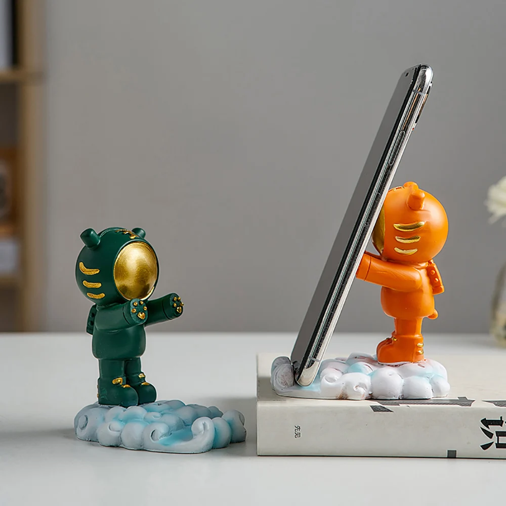 Cartoon Phone Stand Resin Statue Home Decoration Accessories for Living Room Desk Decoration Color Tiger Doll Birthday Gifts
Cartoon Phone Stand Resin Statue Home Decoration Accessories for Living Room Desk Decoration Color Tiger Doll Birthday Gifts