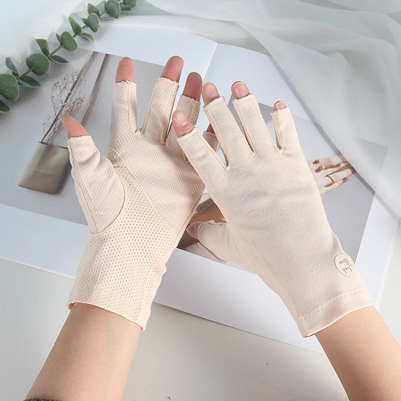 Outdoor Breathable Gloves Thin Summer UV Protection Driving Gloves Touchscreen Cycling Mittens Half Finger Cotton Women Lace
Outdoor Breathable Gloves Thin Summer UV Protection Driving Gloves Touchscreen Cycling Mittens Half Finger Cotton Women Lace