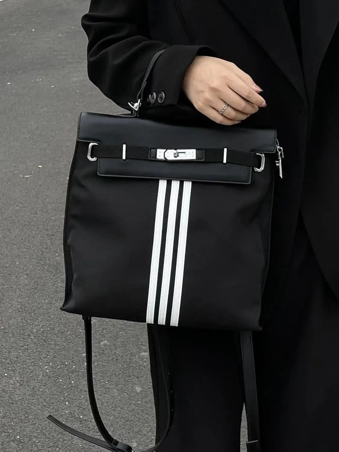Fashion Striped Backpack Korean Style Multifunctional Handle Daypack Women Shoulder Crossbody Bag College Student Bookpack Y2K
Fashion Striped Backpack Korean Style Multifunctional Handle Daypack Women Shoulder Crossbody Bag College Student Bookpack Y2K
