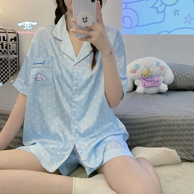 

Kawaii аниме Sanrioed Cinnamoroll летний женский пижамный комплект из ледяного шелка с коротким рукавом Ночная рубашка мультфильм девушки Домашняя одежда ночное белье