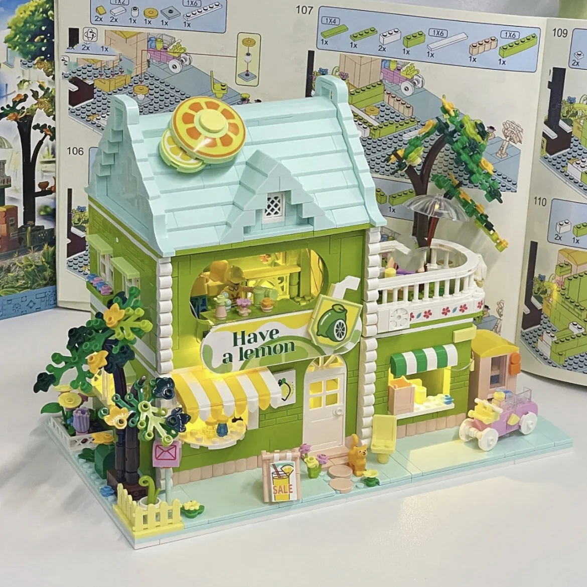 1350Pcs Fairy Tale Lime Tea Drink Shop House Building Blocks MOC Architecture Micro Assemble Bricks Girl Kids Birthday Gifts
1350Pcs Fairy Tale Lime Tea Drink Shop House Building Blocks MOC Architecture Micro Assemble Bricks Girl Kids Birthday Gifts