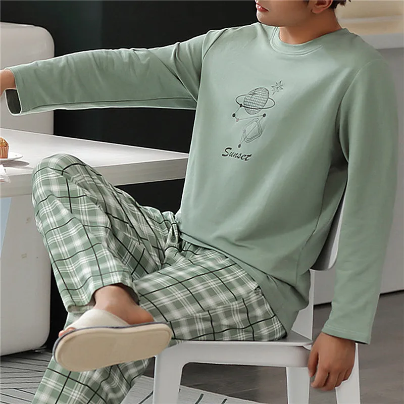 New Pajamas Men's Long-sleeved Striped Spring And Autumn Style Boys And Girls Winter Homewear Suits Male
New Pajamas Men's Long-sleeved Striped Spring And Autumn Style Boys And Girls Winter Homewear Suits Male