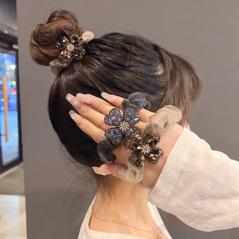 Fashion New Flower Hair Ties For Women Rhinestone Large Intestine Hairband Pearl Head Rope Headdress Braider Hair Rubber Band
Fashion New Flower Hair Ties For Women Rhinestone Large Intestine Hairband Pearl Head Rope Headdress Braider Hair Rubber Band