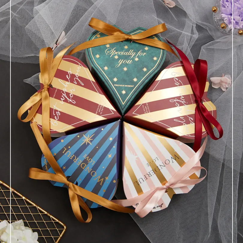 

Новая Подарочная коробка для шоколадных конфет в стиле торта с сердечками, Бронзирующая Подарочная коробка, украшения для свадебной вечеринки, подарочные коробки ручной работы на день рождения