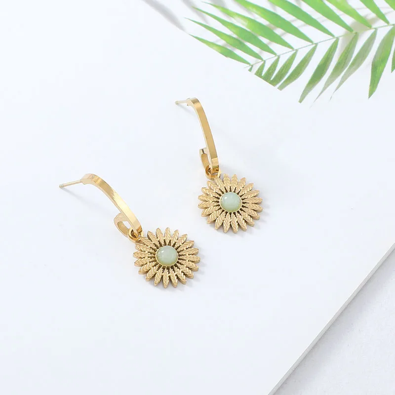 2022 New Ins Cool Wind Earrings Women's European And American Temperament Sunflower Earrings With Stone Earrings In Stock
2022 New Ins Cool Wind Earrings Women's European And American Temperament Sunflower Earrings With Stone Earrings In Stock
