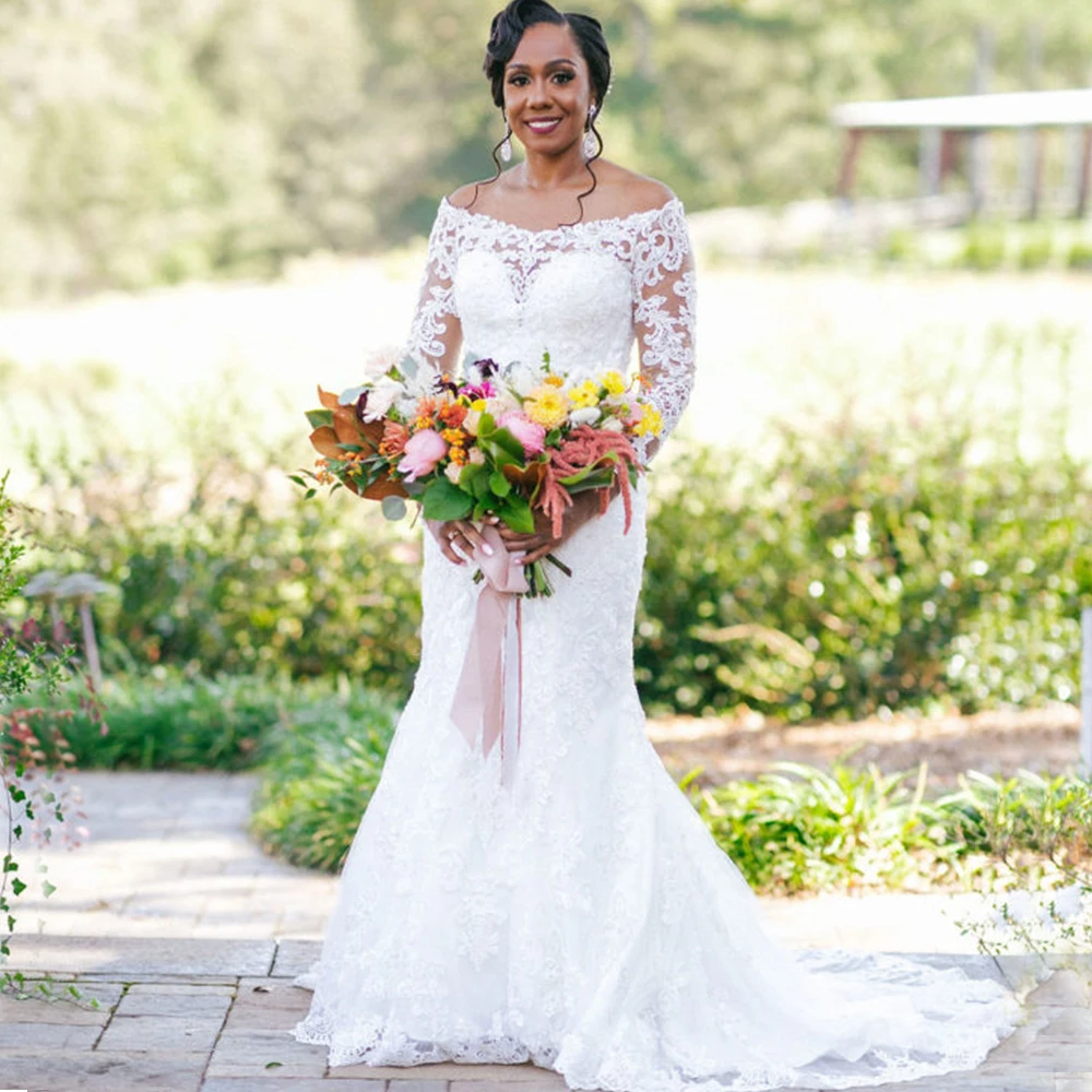 Свадебное платье с длинным рукавом и открытыми плечами, кружевной лиф со шлейфом
Свадебное платье с длинным рукавом и открытыми плечами, кружевной лиф со шлейфом