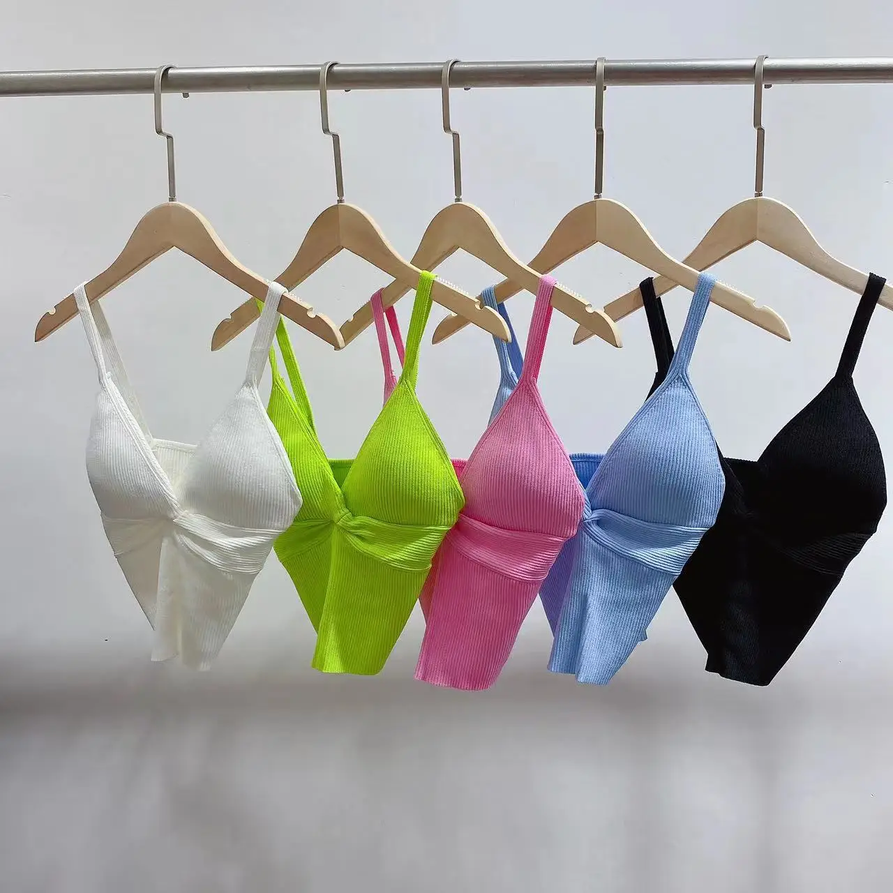 Women V-neck Sexy Knit Camisole Sleeveless Solid Color Adjustable Straps lady Slim Knitwear Sling Top
Women V-neck Sexy Knit Camisole Sleeveless Solid Color Adjustable Straps lady Slim Knitwear Sling Top