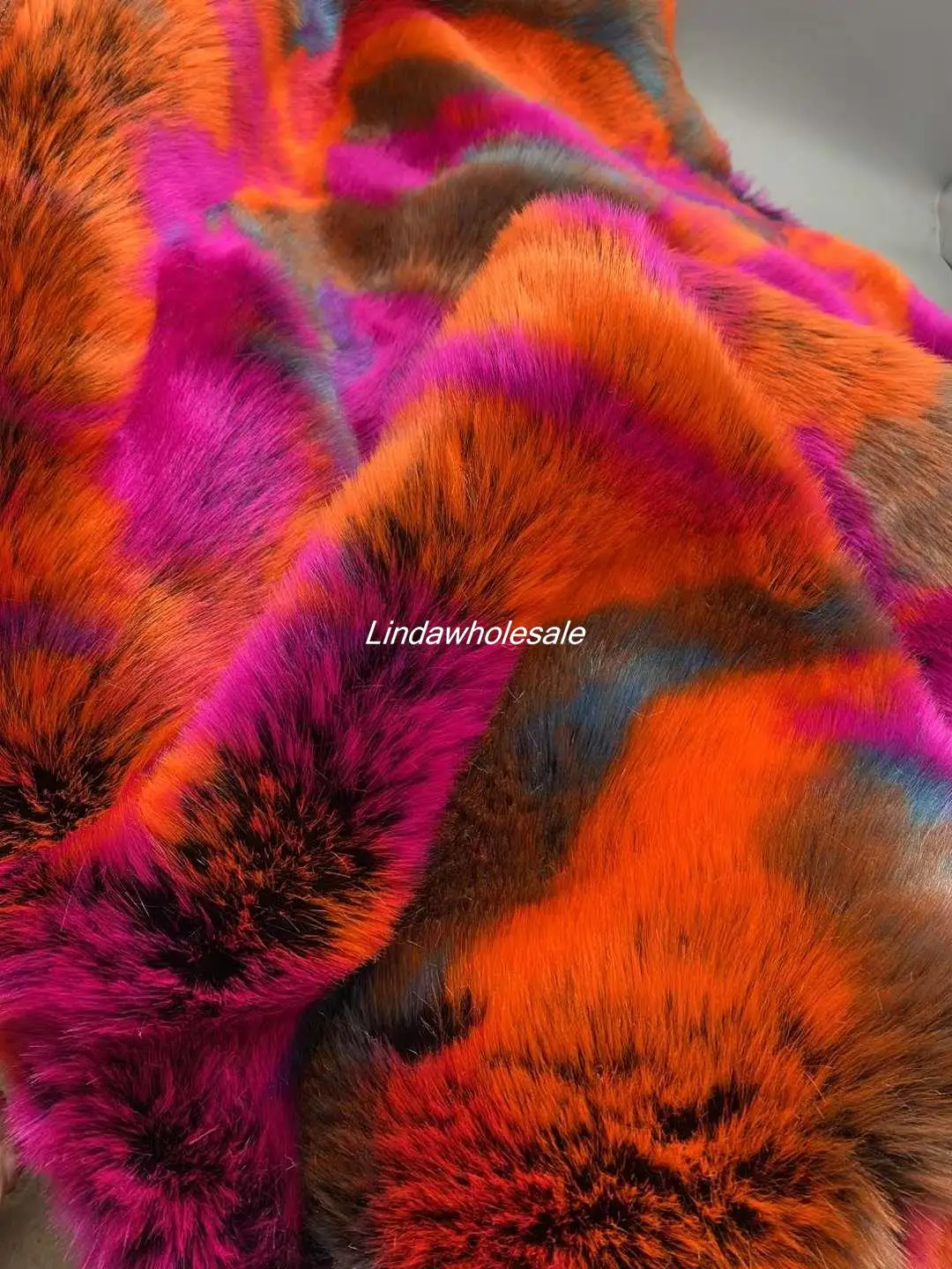 High grade color raccoon faux fur fabric,jacquard plush fabric,felt cloth,clothing collar crafts material fabric
High grade color raccoon faux fur fabric,jacquard plush fabric,felt cloth,clothing collar crafts material fabric