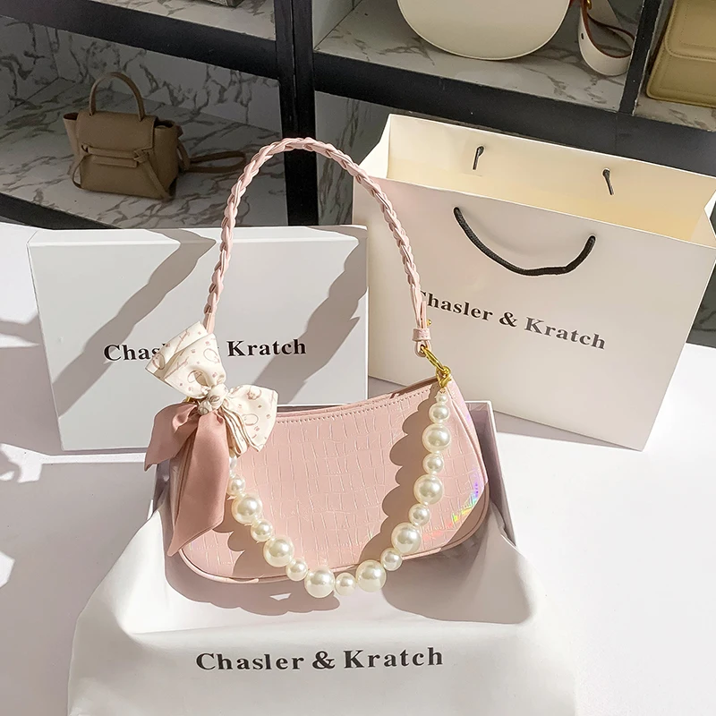 Genuine Leather Crocodile Pattern Pink Color Shoulder Crossbody Bag Summer Pearl Bead Diagonal Handbag Women Armpit Underarm Bag 
Genuine Leather Crocodile Pattern Pink Color Shoulder Crossbody Bag Summer Pearl Bead Diagonal Handbag Women Armpit Underarm Bag