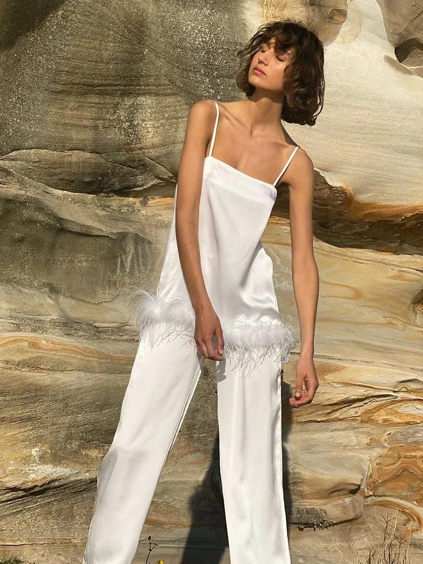 Chic Satin Pajamas With Feathers Sleepwear Women Sets With Pants Black Spaghetti Strap Home Suit White Trouser Suits 2022
Chic Satin Pajamas With Feathers Sleepwear Women Sets With Pants Black Spaghetti Strap Home Suit White Trouser Suits 2022