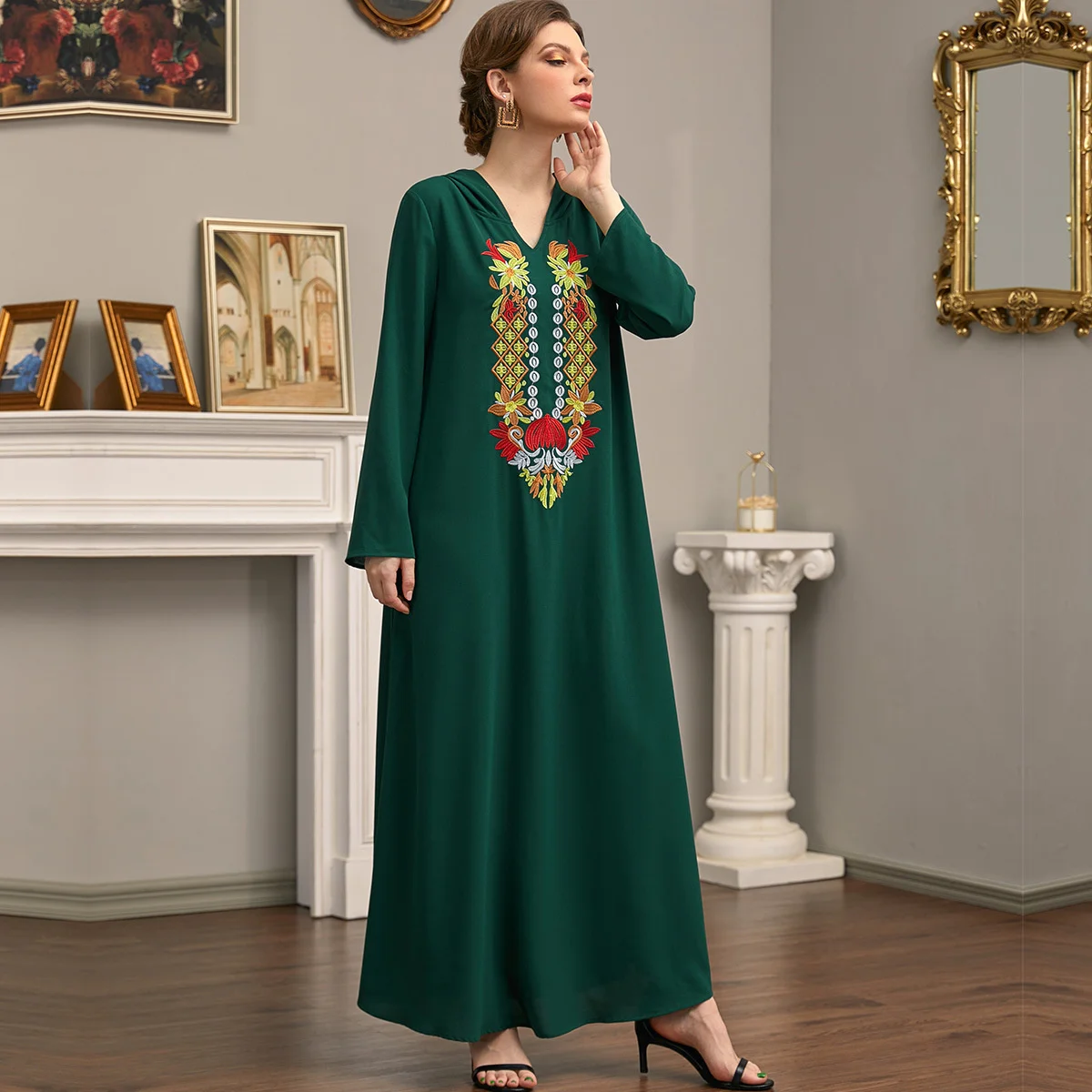 Fashion New Arab Women's Green Fashion V-Neck Long Sleeve Exquisite Flower Embroidery Hooded Loose Casual Dress
Fashion New Arab Women's Green Fashion V-Neck Long Sleeve Exquisite Flower Embroidery Hooded Loose Casual Dress