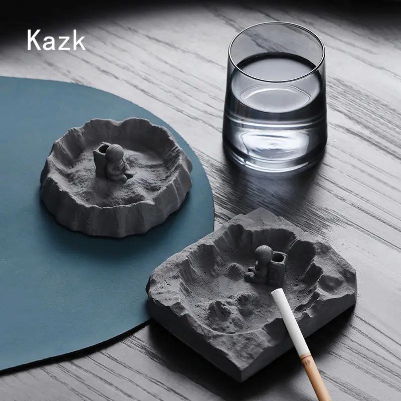 Nordic Simplicity Astronaut Ashtray Creative Personality Home Coffee Table Decor Cute Ashtray Living Room Decoration Accessories
Nordic Simplicity Astronaut Ashtray Creative Personality Home Coffee Table Decor Cute Ashtray Living Room Decoration Accessories