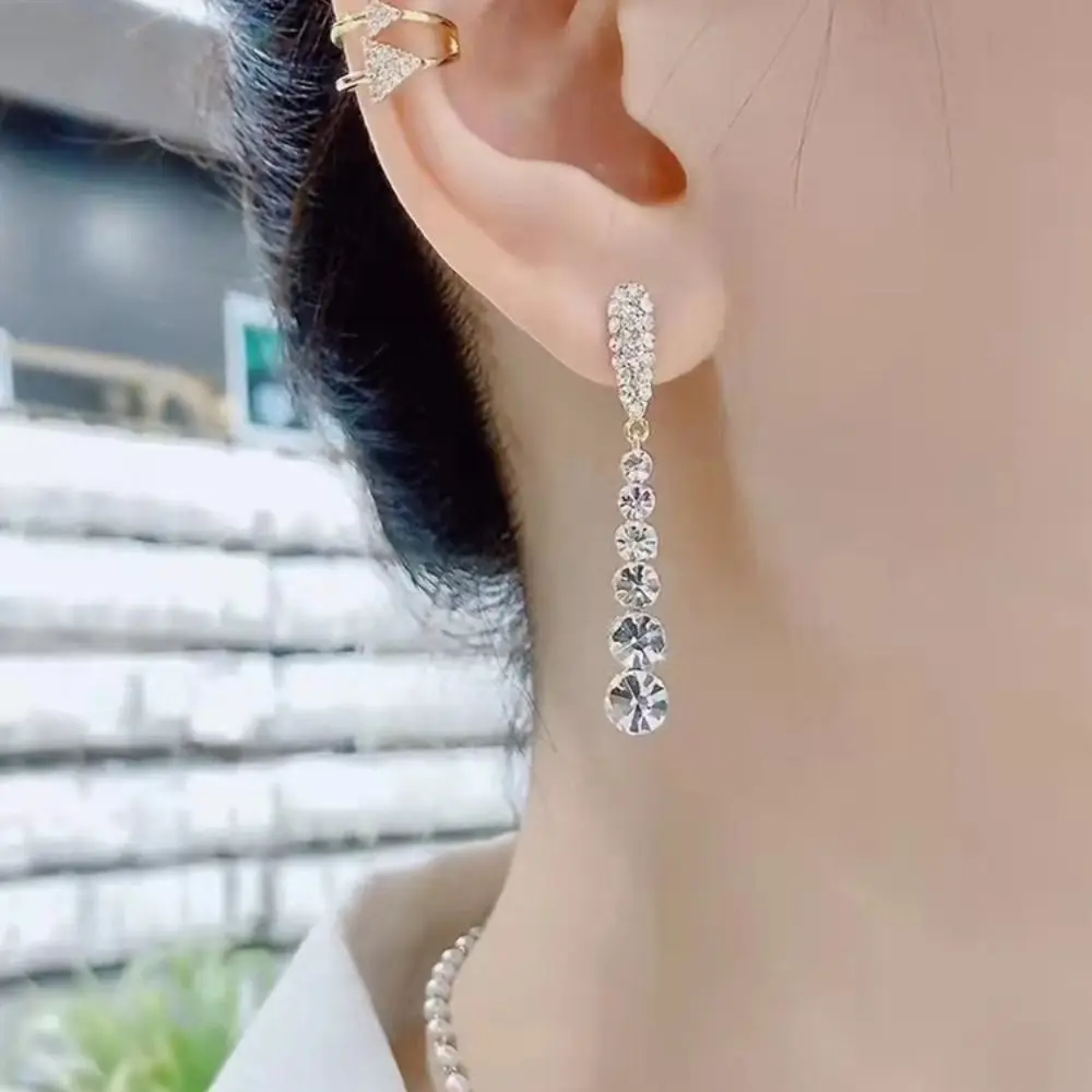 New French Long Water Drop Zircon Tassel Drop Earrings For Women Luxury Sliver Color Earrings Wedding Jewelry Birthday Gifts
New French Long Water Drop Zircon Tassel Drop Earrings For Women Luxury Sliver Color Earrings Wedding Jewelry Birthday Gifts