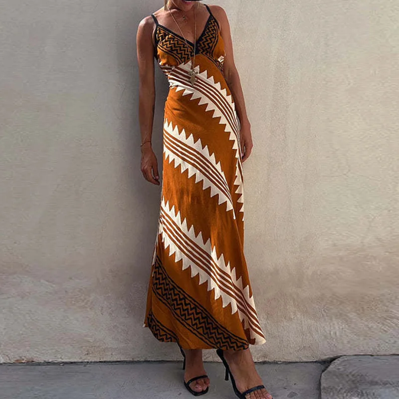 Женское длинное платье с V-образным вырезом, открытой спиной и высокой талией
Женское длинное платье с V-образным вырезом, открытой спиной и высокой талией